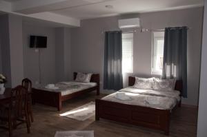 Hotel Mountain View Inn客房内的一张或多张床位