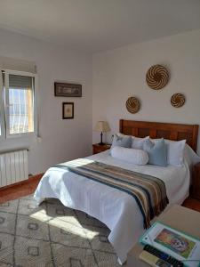 Tempat tidur dalam kamar di Els Poblets Denia offers Casa Crosby - Private studio within walking distance to the beach