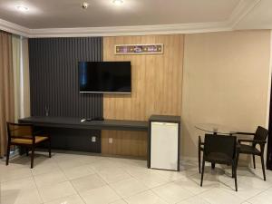Televisi dan/atau pusat hiburan di Millenium Hotel Flat