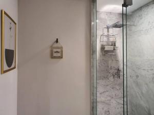 Olivo&Laurel HP - Sur في مدينة ميكسيكو: حمام مع دش مع زجاج