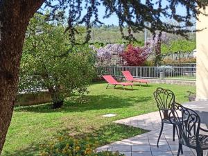 Κήπος έξω από το Agriturismo Pino Argentato