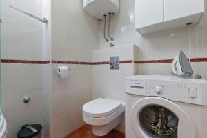 Ένα μπάνιο στο Fantasy apartment +16 φωτογραφίες