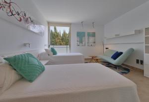 A bed or beds in a room at Villa Purpura Panoramic