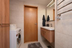 Køkken eller tekøkken på City Stay Tallinn apartment with seaview + 25 billeder