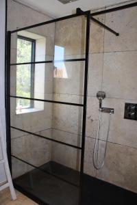 Salle de bains dans l'établissement A Camerina