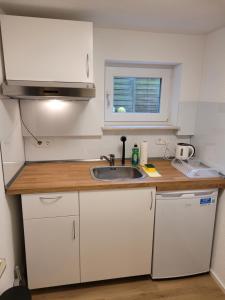 Fotografie z fotogalerie ubytování Monteur Apartment Schelklingen Biosphärenreservat v destinaci Schelklingen + 7 fotografií