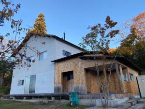 a house that is being remodeled at Togaku Hokosha - Vacation STAY 15767 in Nagano