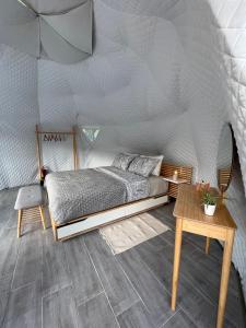 Postel nebo postele na pokoji v ubytování Sougia Dome