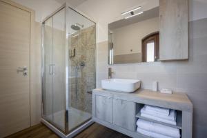 Bilik mandi di Villa Toce B&B +17 gambar