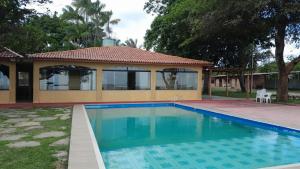 Der Swimmingpool an oder in der Nähe von Hotel e Pousada Marajó