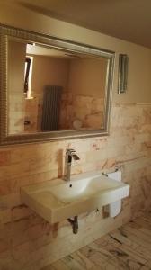 Koupelna v ubytování Hotel Retro B.A. Zientarski