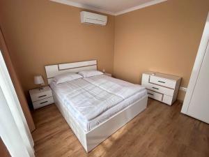 Postel nebo postele na pokoji v ubytování Апартаменти Bella Deluxe