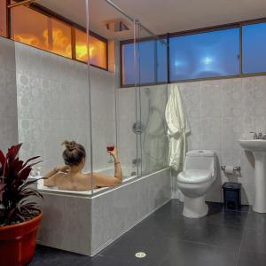Kylpyhuone majoituspaikassa Apartamento con tina para tu relax! Prime location