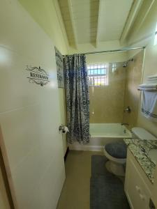 Ένα μπάνιο στο The Surada Bay 2 bedrooms