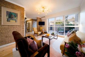 Χώρος καθιστικού στο Honeyeater Hidden Gem - 2BR Central Quiet
