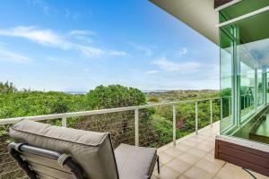 Μπαλκόνι ή βεράντα στο Absolute Luxury Beachfront - Middleton - BYO Linen
