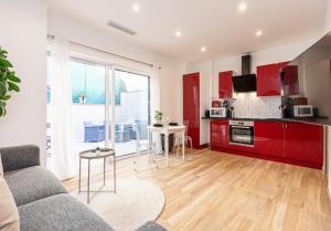 Η κουζίνα ή μικρή κουζίνα στο Beau studio cozy centre ville et plages avec terrasse n3