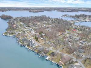 an aerial view of a small island in a body of water at Housepitality - The Indian Lake Escape - 4 BR in Huntsville
