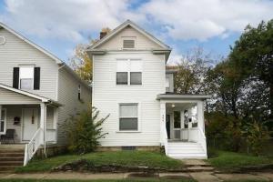 コロンバスにあるHousepitality - The Lilley Pad - Near Downtownの白家(ベランダ)