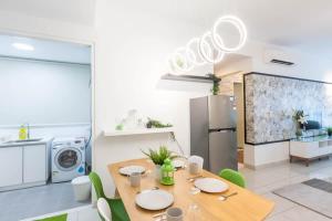 Köök või kööginurk majutusasutuses NaiBnB in Impiria Residensi