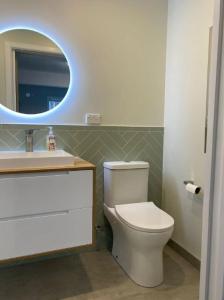 Vonios kambarys apgyvendinimo įstaigoje Spacious Guest Suite - Private Ensuite Bathroom