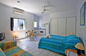 Postel nebo postele na pokoji v ubytování Breakaway - Bright and Breezy Studio with Communal Pool, Near Agnes Water Main Beach