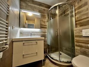 Ένα μπάνιο στο Appartement Mallemort, 4 pièces, 6 personnes - FR-1-658-29