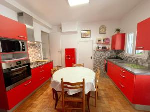 Φωτογραφία από το άλμπουμ του Confort et Charme au Cœur de Loches - Gîte Tout Inclus avec Cour et Parking - FR-1-381-572 σε Loches