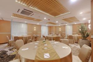 Χώρος καθιστικού στο 1O1 STYLE Yogyakarta Malioboro