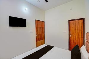 Gallery image of OYO 8216 Hotel Grand MS in Meerut