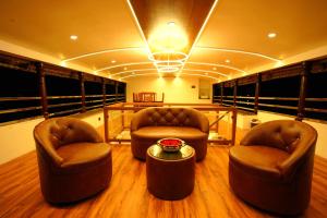 IndraprasthamLakeCruise的休息区