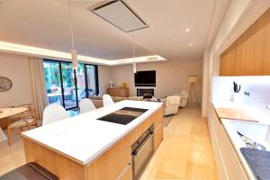 Fotografia z galérie ubytovania Luxury 4 BD Penthouse with Private Pool by Hostlovers v Marbelli