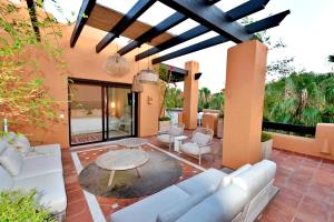 Fotografia z galérie ubytovania Luxury 4 BD Penthouse with Private Pool by Hostlovers v Marbelli