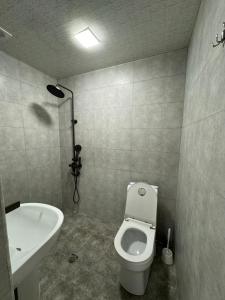 VARDANANTS HOTEL Meghri的一间浴室