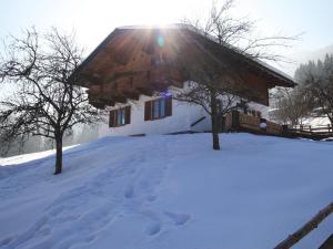Charming Holiday Home in H ttau with Barbecue v zimě