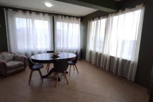 O zonă de relaxare la Atheras Balcony
