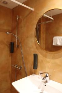 Bilik mandi di Milling Hotel Ansgar
