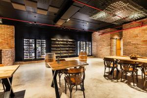 Um restaurante ou outro lugar para comer em Hotel Savannah