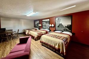 Postel nebo postele na pokoji v ubytování Super 8 by Wyndham Athens TX + 25 fotografií
