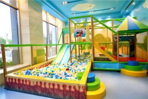 Dětský klub v ubytování Ramada Plaza Qiandeng Kunshan