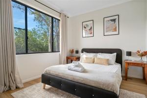 ポーコルビンにあるNewly Renovated Queen Room with Living Spaceのギャラリーの写真