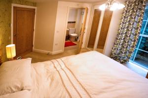 Billede fra billedgalleriet på Salisbury 2-bed Luxury Apartment i Salisbury