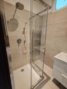A bathroom at A5 Apartment - Budapest - hostAID