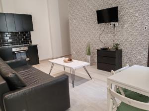 A kitchen or kitchenette at A5 Apartment - Budapest - hostAID