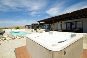 Gallery image of Villa Lucy - By AZ Rentals in Puerto del Carmen +53 photos