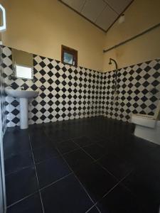 Koupelna v ubytování Lakhala Nature Resort