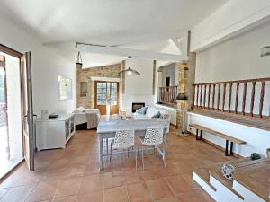 Foto dalla galleria di Villa Isabella - 2 bedr. with pool and amazing view a Sillans-la Cascade