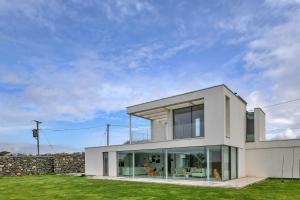 El edificio en el que está la casa vacacional