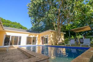 Бассейн в amber Villas - Fahari Residence или поблизости