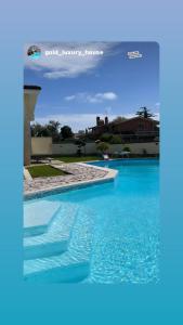 Bazén v ubytování Luxury B&B Resort nebo v jeho okolí